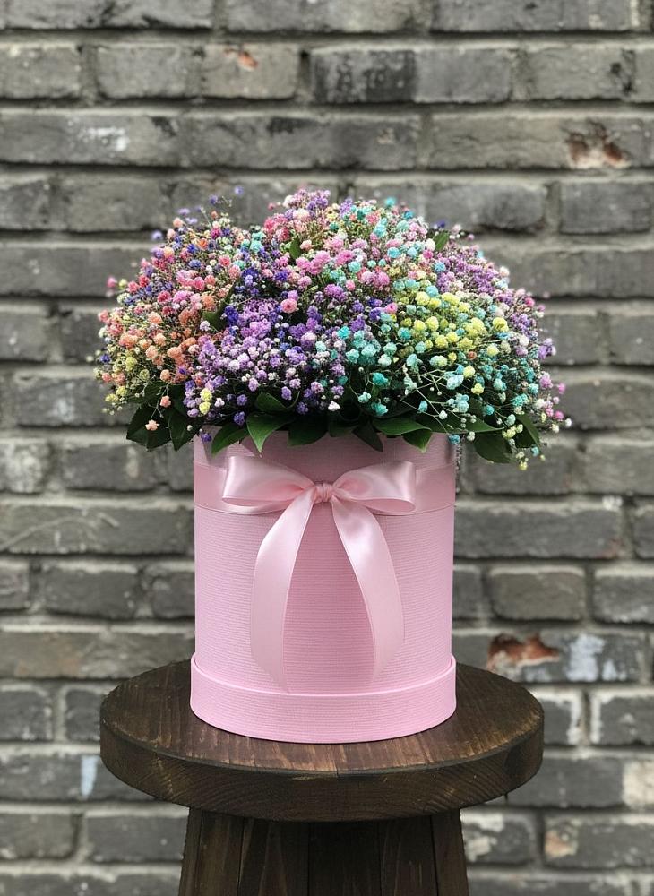 Цветочная композиция из Гипсофила и Розы в шляпной коробке в Санино