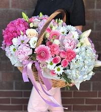 Цветочная композиция из Розы, Хризантемы, Пионы и Лизиантусы в корзине #REPLACE_PRED# Санино