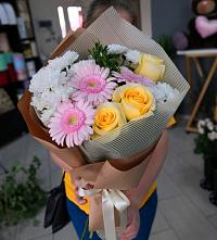 Букет цветов из:  Герберы, Розы и Хризантемы в Санино