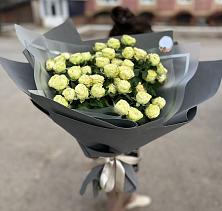 Букет Белые кустовые розы Солинеро в Санино