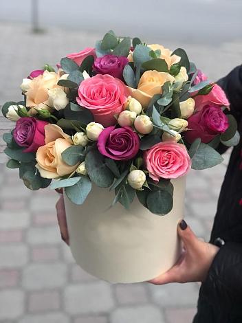 Цветочная композиция из Розы в шляпной коробке в Санино