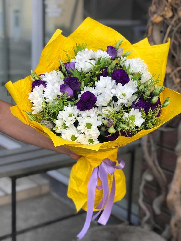 Букет цветов из: Ирисы, Хризантемы и Ромашки в Санино