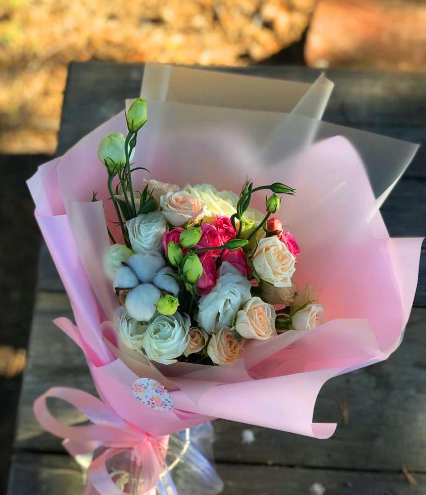 Букет цветов из: Розы и Лизиантусы в Санино