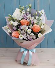 Букет цветов из:  Лизиантусы, Розы, Альстромерии и Гипсофила в Санино