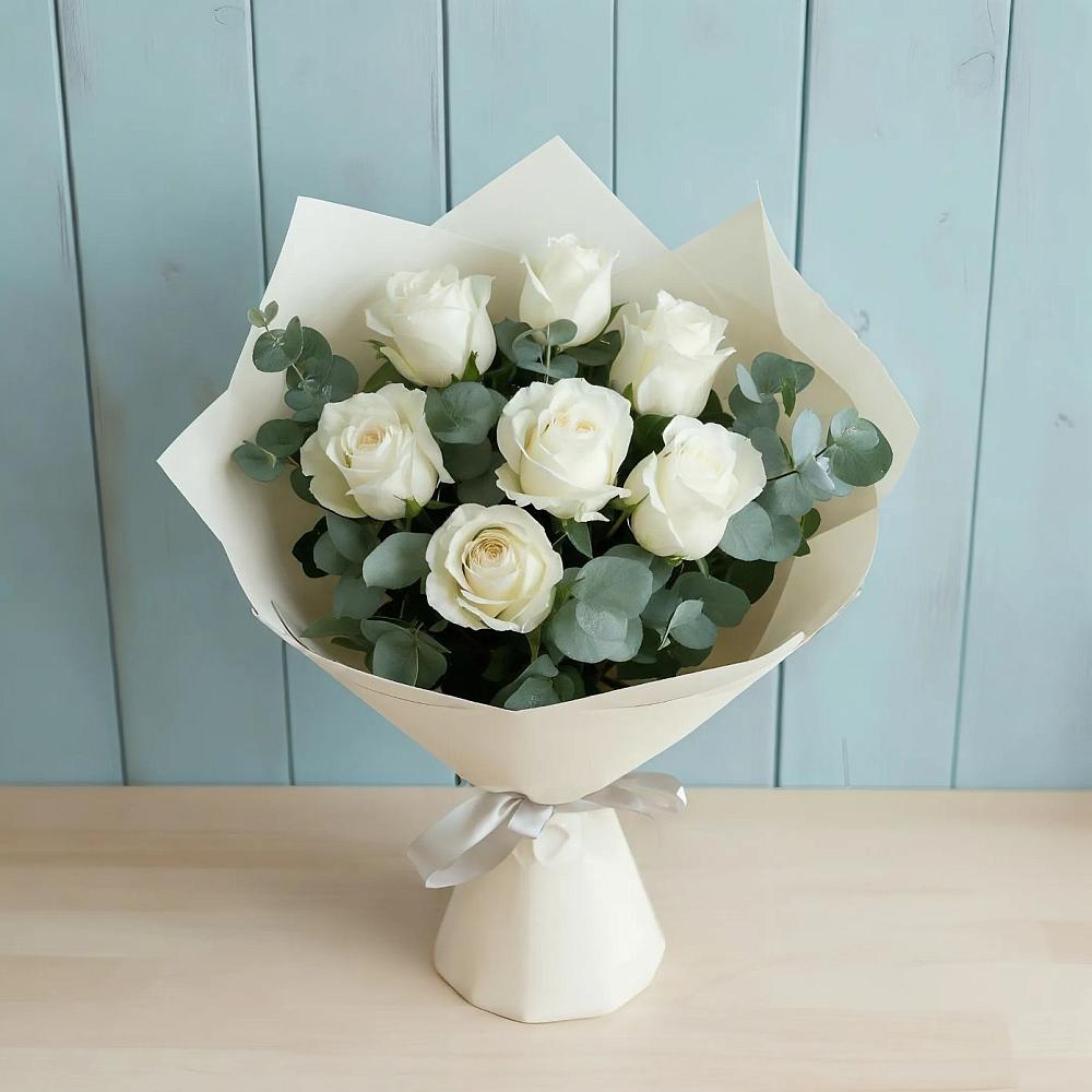 Букет Белые розы в Эвкалипте в Санино