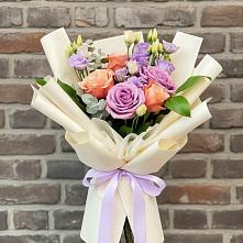 Букет цветов из:  Лизиантусы и Розы в Санино