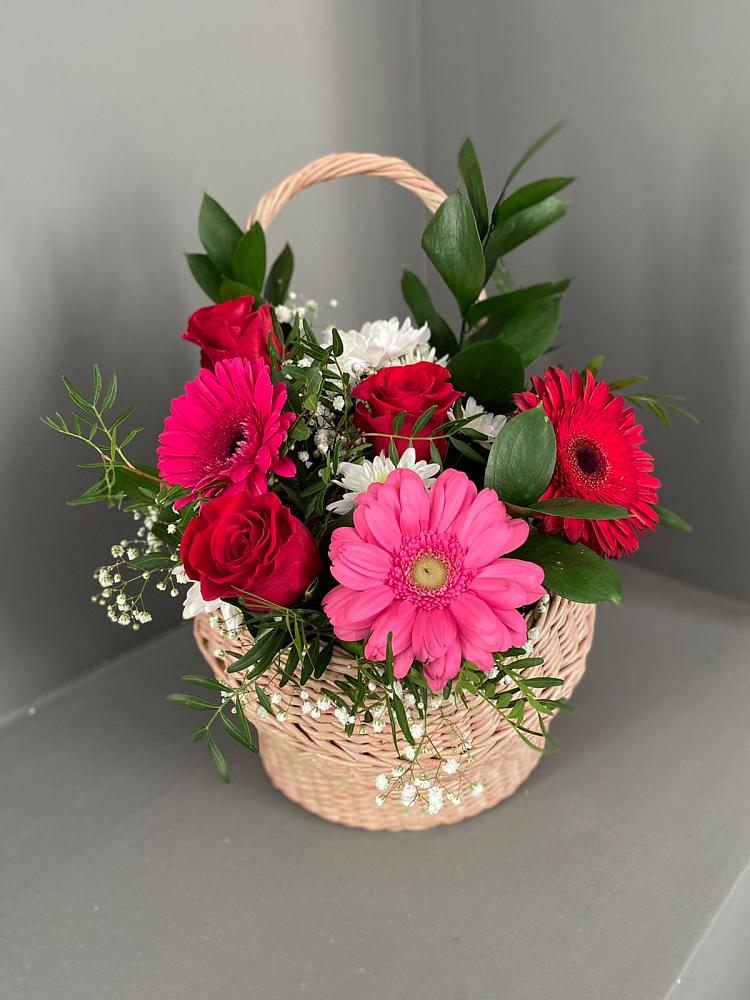 Цветочная композиция из Розы, Хризантемы и Герберы в корзине в Санино