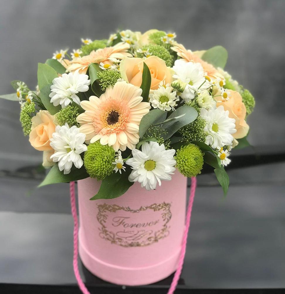 Цветочная композиция из Розы, Герберы и Хризантемы в шляпной коробке в Санино