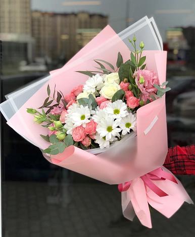 Букет цветов из: Розы, Лизиантусы и Хризантемы в Санино