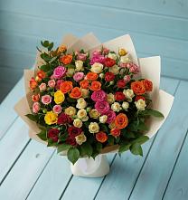 Букет Микс из разноцветных кустовых роз в Санино