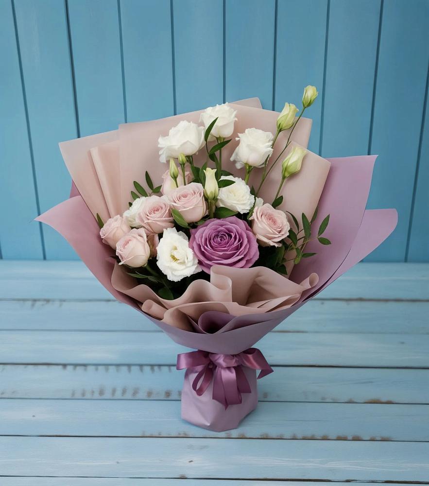 Букет цветов из: Розы и Лизиантусы в Санино